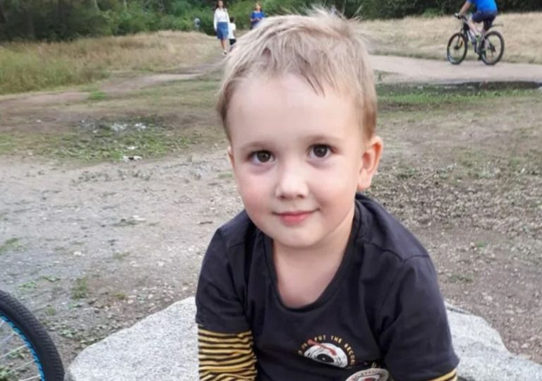 Через 25 років з’явилася моя біологічна мама, яка кинула мене у 4-річному віці. Але в мене була для неї лише одна відповідь.