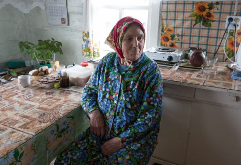 Юля і Мишко дуже довго терпіли нав’язливі візити матері Михайла, але один випадок став останньою краплею. Дві сторони kонфлікту перестали спілкуватися.