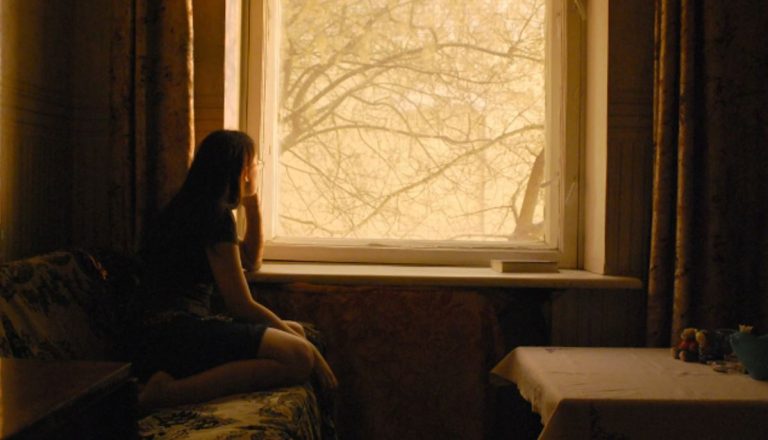 У 50 років я опинилася у складній ситуації. Я пов’язана з Миколою, чоловіком моєї подруги дитинства Ганни. Але все не так просто, як здається.