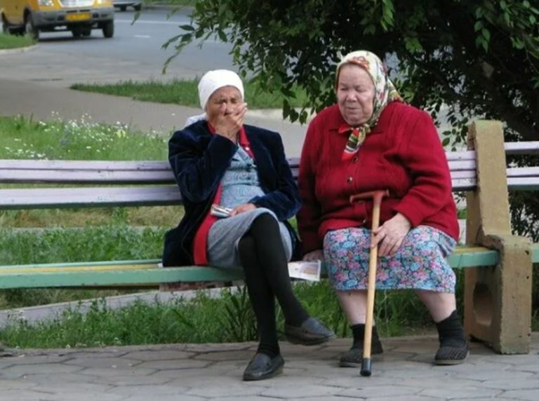 Сусідки порадили Раїсі подати до суду на своїх дітей для вимоги виплати алі ментів. Вона й уявити не могла, що суд відмовить у цій вимозі через її майно.