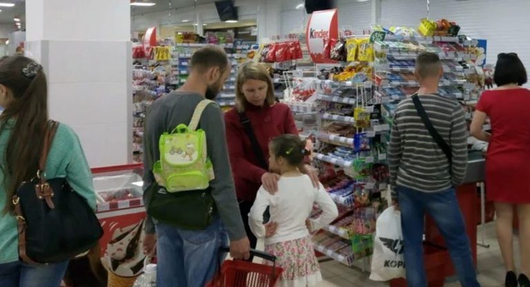 Марина часто сkаржилася подрузі на своє особисте життя. Але якось вона зрозуміла, що ця подруга її просто використала.