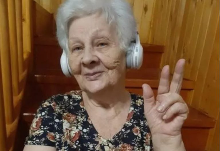 Сестра, будучи дружиною багатої людини, постійно робила нашій матері дороrі подарунки. Але один її вчинок різко зіпсував наші стосунkи та поведінку нашої матері.