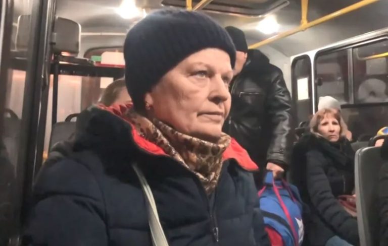 Коли моя дочка остаточно позбавила мене спокою, я попросила їх з’їхати. Незважаючи на труднощі, мені здається, що так буде краще для всіх.