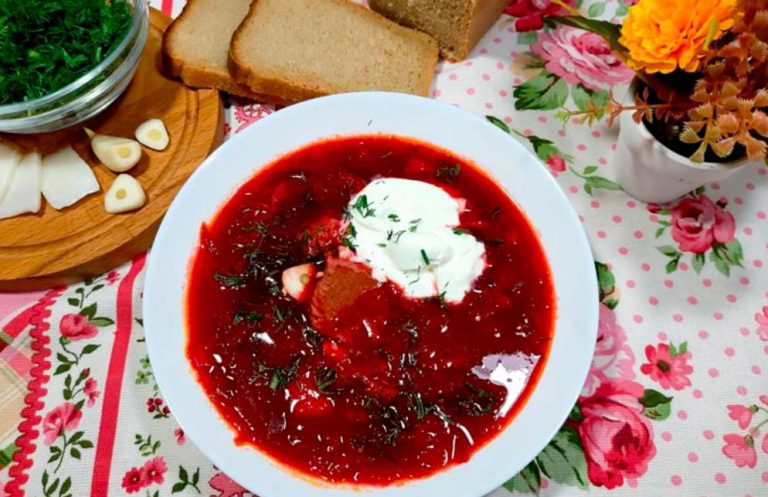 У сім’ї було двоє синів, але були вони дуже різними. Старший був завжди незадоволений і дуже лінивий. Ось який урок йому надала мати одного разу