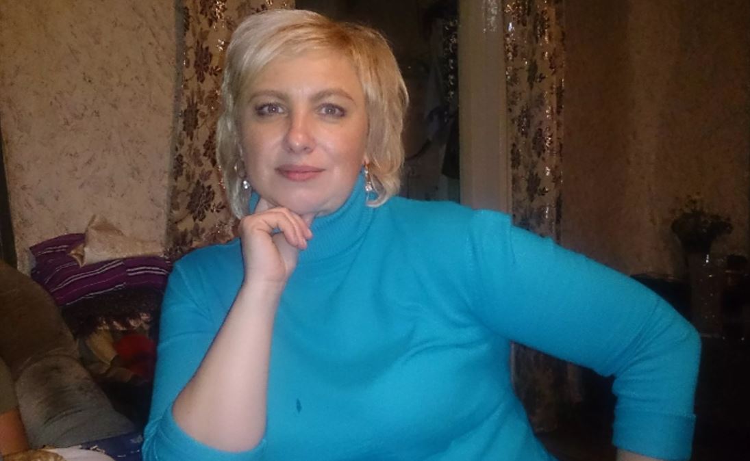 Це було важке рішення, але Віра не мала іншого виходу: вона вигнала дочок з дому, разом з їхніми нареченими.