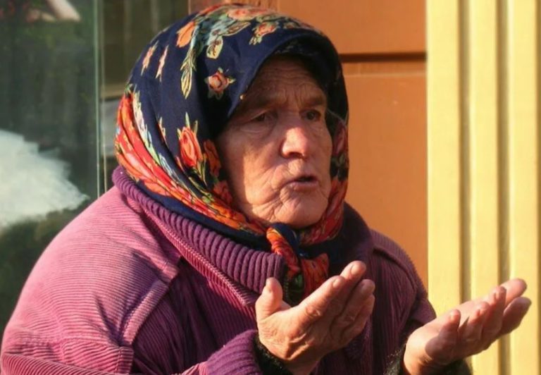 Якось я вирішила налагодити стосунkи зі своєю свекрухою, тому разом із дітьми вирушила до неї у село. Це була моя остання спроба.