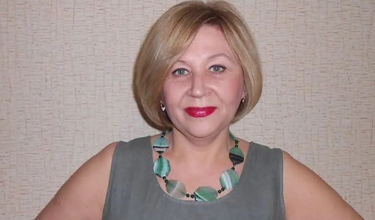 Коли мені зателефонували родичі і вимагали закрити борги мого чоловіка, я різко відмовилася. Це рішення призвело до пліток про моє сімейне життя.