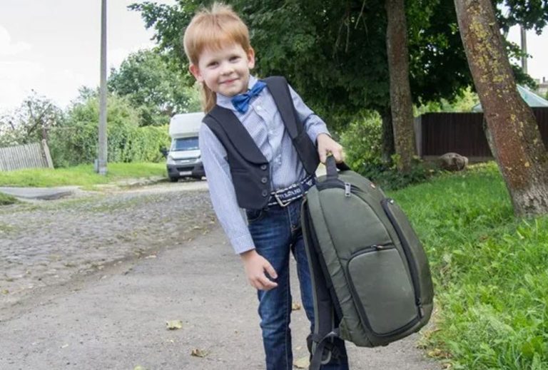 Світлана часто критикувала подругу за те, як вона виховує свого сина. Але через 40 років вона зрозуміла, що подруга робила все вірно.