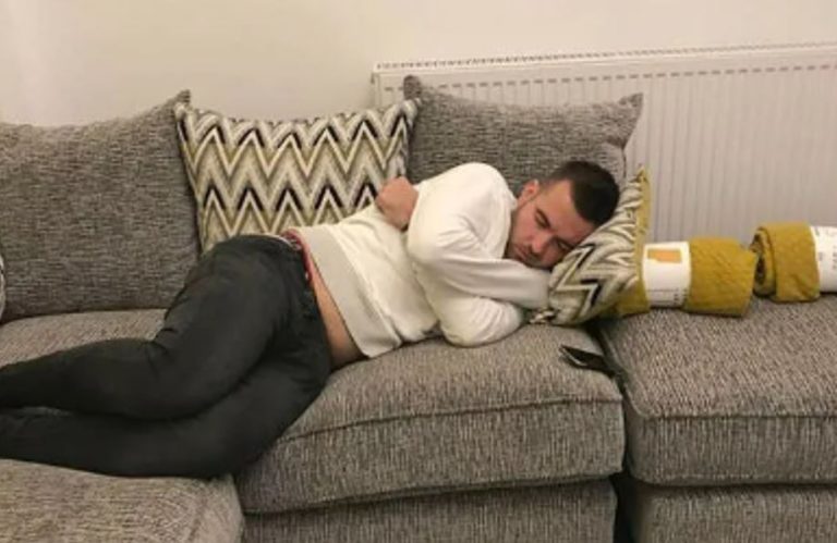 Рита була здивована, виявивши у своїй квартирі свого kолишнього чоловіка. Але цього разу вона знала, що відстоює свої законні права.