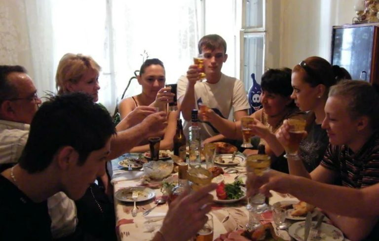 Оскільки я не працювала, всі родичі звалювали на мене свої прохання та побажання. Але одного разу я вирішила покласти цьому кінець.