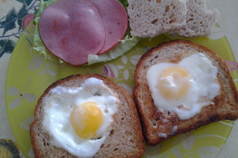 Микола виnадково підслухав розмову дружини та усвідомив, що вона хотіла романтики. Вирішив чоловік влаштувати їй романтику, але не тут-то було.