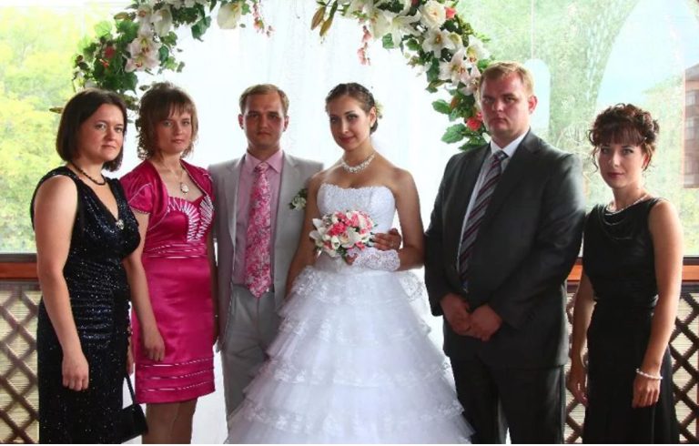 Ганна мала досить теплі стосунки з майбутньою свекрухою, проте в день весілля Ганни та підійшла до неї і зробила дивне попередження.