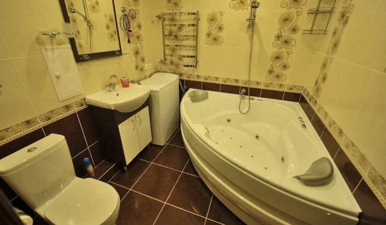 Моя сестра була відсутня в нашому з мамою житті. Я одна доглядала маму в останні роки її життя, але після смерті мами сестра з’явилася на порозі її будинку з вимогою своєї частки в спадщині.