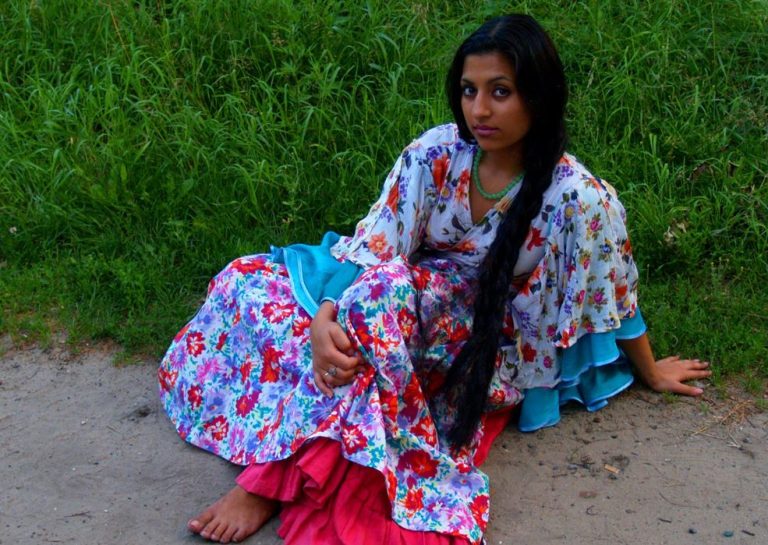 Ніна турбувалася про те, що вже довгий час не може завагітніти. Але якось вона зустріла знайому циганку, яка дала їй цінну пораду.