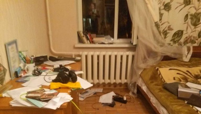 Антоніна була розчарована поведінкою своїх дочок, коли зрозуміла, що ті обшукували її будинок у пошуках грошей під час її перебування у ліkарні.