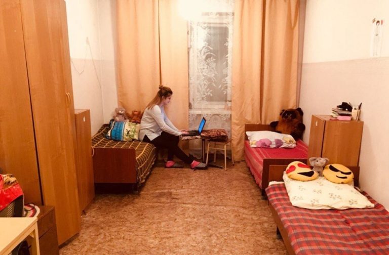 Піддавшись вмовлянням чоловіка, Ольга вирішила забути про свою кар’єру та зосередитись на родині. Але вона й уявити не могла, з якою ситуацією зіткнеться через 15 років.