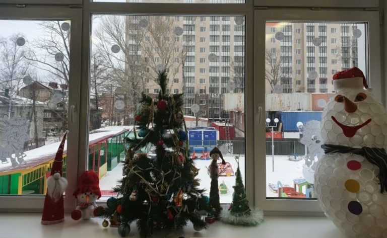 Марія не розуміла, чому така багата золовка не допомагає сім’ї брата. А коли чоловік зізнався їй у дечому, Марію осяяло.