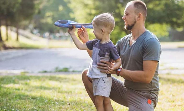 Мій чоловік Костя нещодавно пішов, невдоволений тим, що його недооцінюють у нашій родині. Він критикував мене за те, що я приділяю дітям більше часу та уваги.