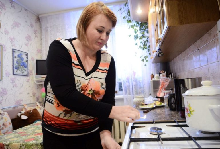 Ганна дуже су мувала, що її батьки не встигли познайомитися з її чудовим чоловіком, адже тих не стало через автоаварію, але одного разу вона дещо дізналася!