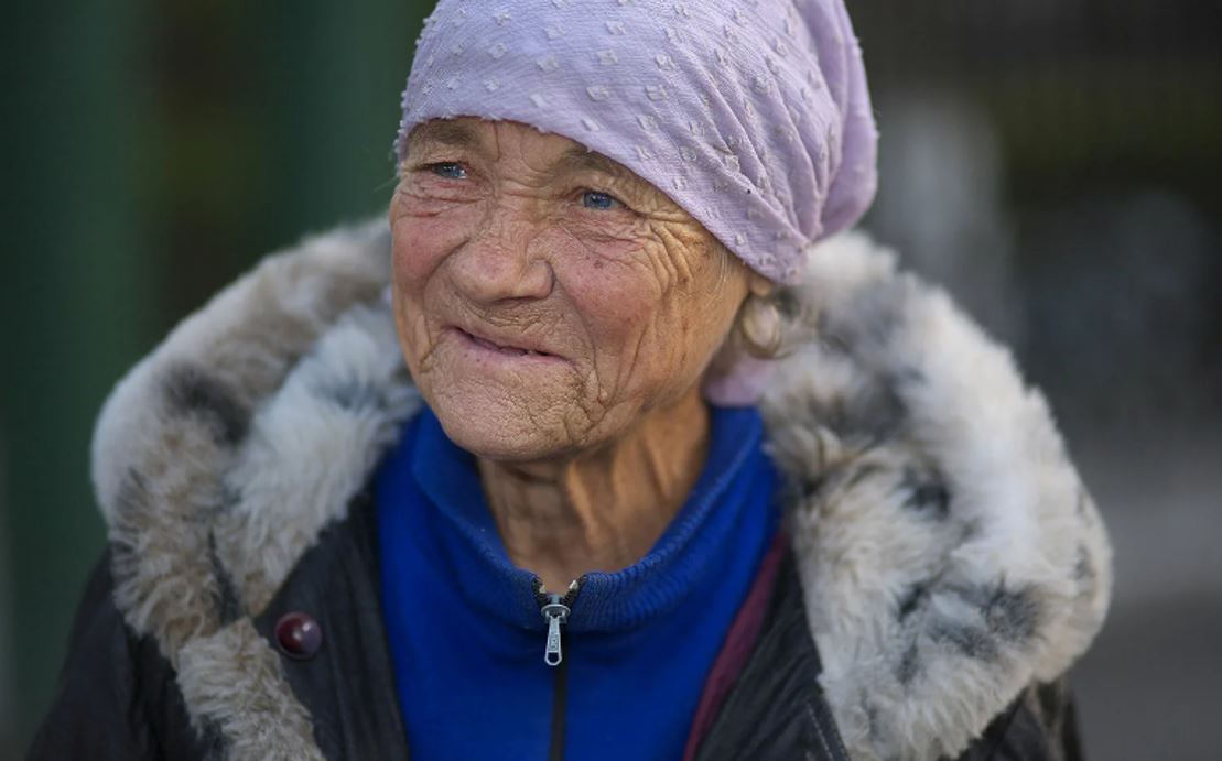 Аліна безкорисливо допомагала своїй літній сусідці, оскільки ніхто з родичів не відвідував стареньку. Але це призвело до серйозної проблеми.