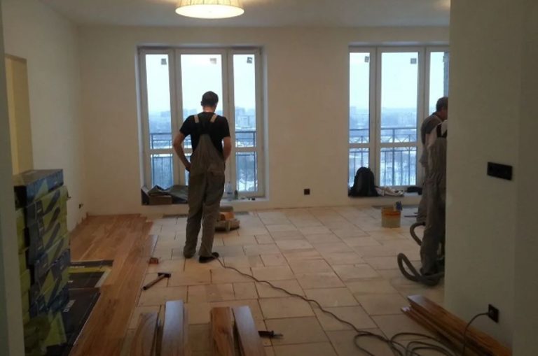 Я була рада, коли мої батьки подарували мені із чоловіком двокімнатну квартиру. Але я навіть не глянула на документи – і невдовзі наша сім’я поплатилася за цю помилку.