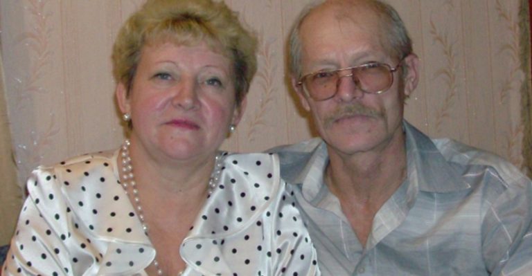 Поки ми були на дачі, у нас у будинку жили син із невісткою. Коли ми повернулися, переступивши поріг будинку, ошелешено змерзли. Після заяви невістки я схопилася за серце.