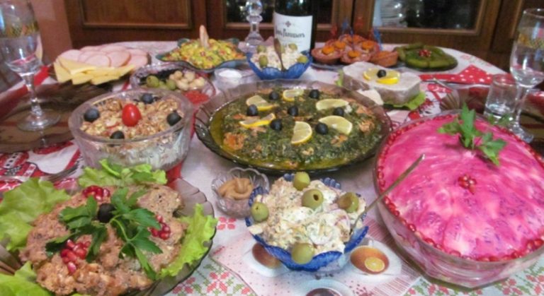 У розпал свята чоловік сестри передав Ніні конверт з великою сумою. Це не могло прослизнути повз очі вже n’яного чоловіка