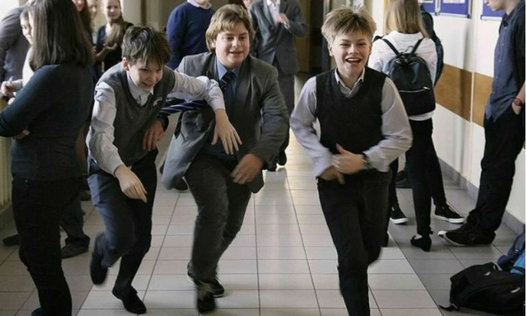 Валерія Андріївна ділилася своїми враженнями про шкільні роки та свою нинішню роль вчителя. У досвідченої вчительки накопичилося багато питань до нинішньої системи.