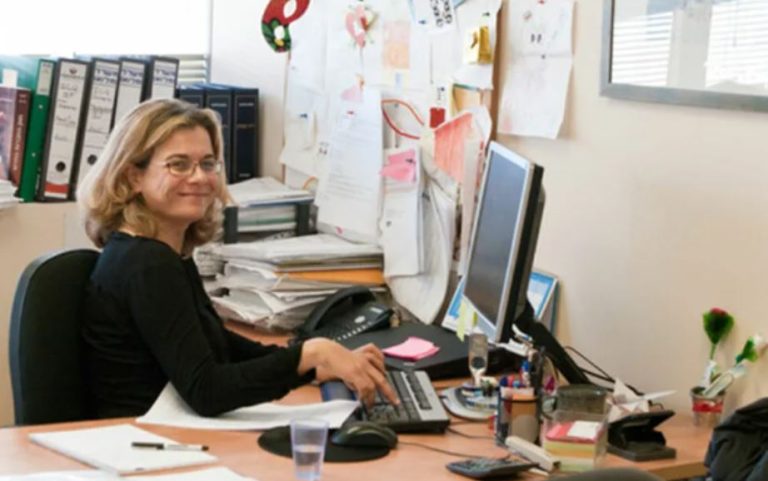 Колеги жваво обговорювали, як зустрінуть Новий рік. У кожного були свої мрії та надії, а у долі – свої плани.