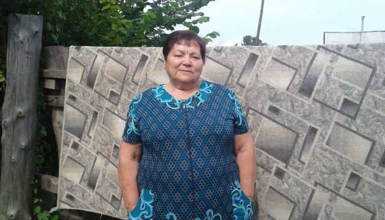 Невістка відмовляється відправляти до мене онуків і вже почала впливати на мого сина. Але я не можу виконати їхню умову.