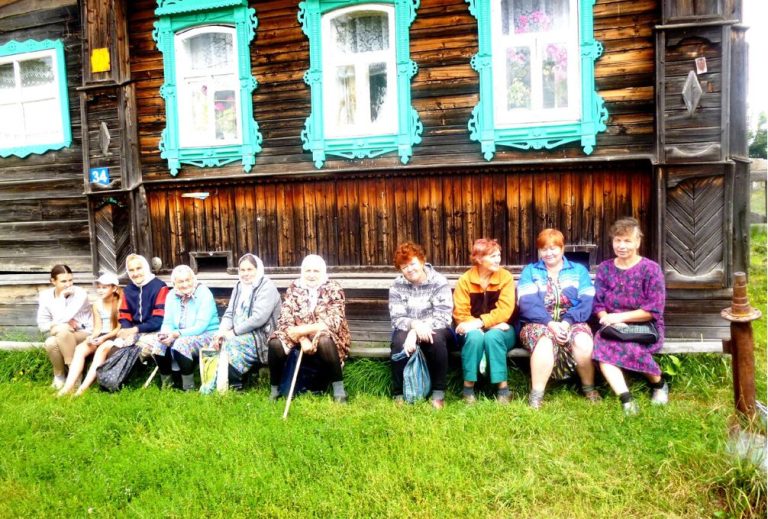 Маша була вдячна мешканцям села, які зібрали гроші на лікування її чоловіка Миколи. Але те, як повелися сам Микола та його мати, було за межею абсурду.