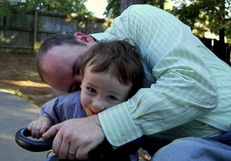 Я ніколи не висловлювалася проти того, щоби мій чоловік спілкувався зі своїми дітьми від попереднього шлюбу. Але нещодавно ця ситуація почала виходити з-під контролю.