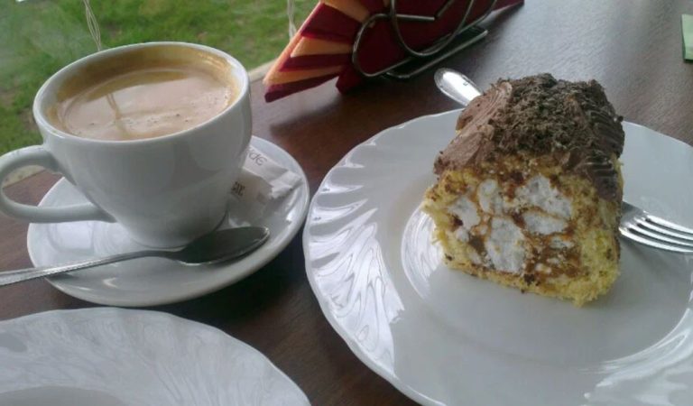 Подруга завжди говорила, що заздрить моїй самоті. Спочатку мені здавалося, що вона мене заспокоює, але незабаром я зрозуміла, що вона мала на увазі.