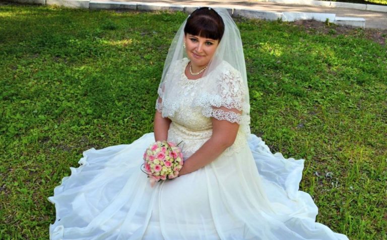 Тетяна була націлена на те, щоб вийти заміж за Сашка, тому всіляко відкидала залицяння Василя. Лише через роки вона пошкодувала.