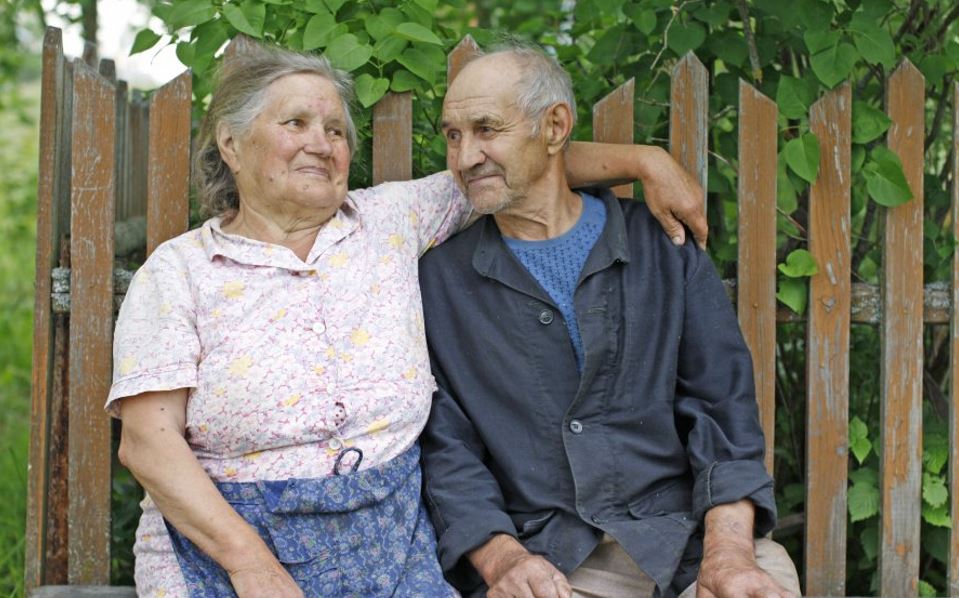 Через багато років після розлучення я все ще підтримую теплі стосунки з батьками свого колишнього чоловіка. Я ніколи не забуду їхньої підтримки та доброти.