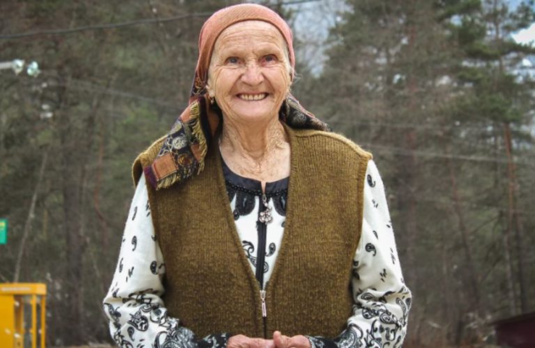 Марина на досвіді своєї матері дізналася, наскільки важливо оперативно вирішувати питання зі спадщиною, розуміючи, що навіть близькі родичі можуть обдурити.