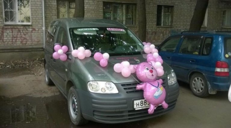 Поки народжувала моя невістка, ми з дочкою готували грандіозне свято на честь швидкої виписки дитини з пологового будинку. Але коли настав цей день, я була вражена її поведінкою.