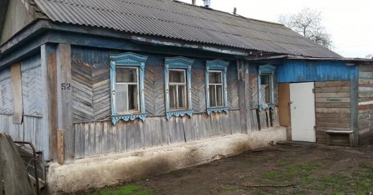 Коли Іван прийшов до Олени, вона відчувала, що щось не так. А коли Іван сказав, що її краще присісти, бо треба дещо розповісти про внучку…