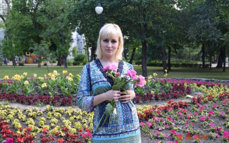 Коли моя сестра Дар’я оголосила про свою третю вагітність, це знову викликало сімейне невдоволення. Найдивніше в цій історії – те, що вона не розуміє нашого невдоволення.