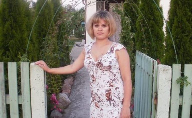 Ось уже майже чотири роки я перебуваю у цивільному шлюбі і мрію про весілля та дітей з Русланом, моїм партнером. Зараз я відчуваю, що нашому шлюбу приходить кінець.
