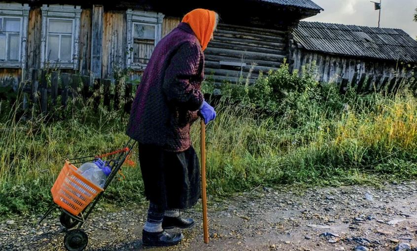 Ксенія прощалася з кожним куточком свого рідного дому, бо переїжджала до доньки. Але цій подорожі не судилося закінчитися.