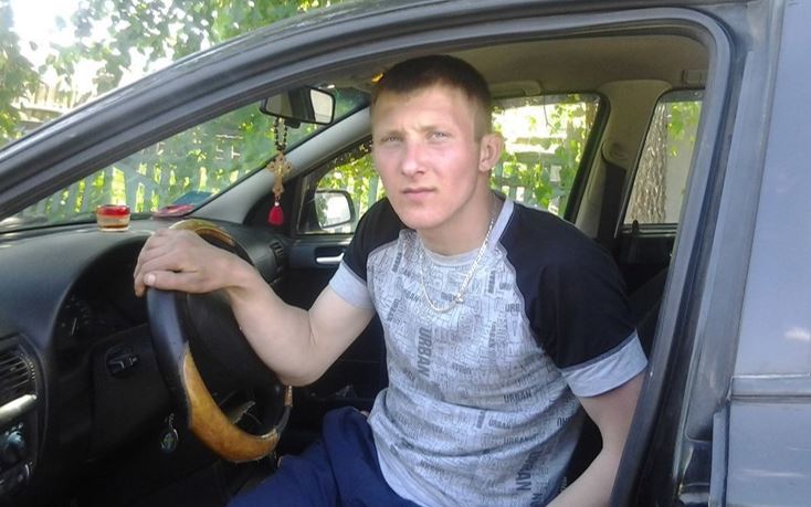 Кирило, після п’яти років нерішучості, нарешті зважився піти з сім’ї заради Інни, підштовхнутий її ультиматумом: або присвятити себе їй, або втратити її.