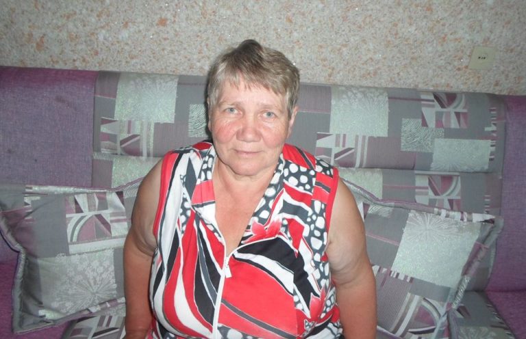 Я ніяк не можу зрозуміти, що мій син знайшов у Карині. Зараз на мені всі справи по дому та господарству – і я не знаю, як вийти з цієї ситуації.