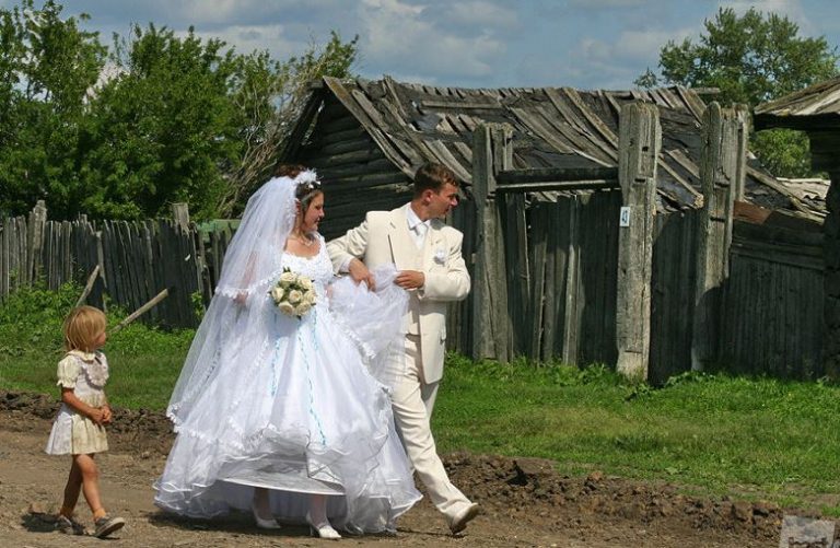 У 24 роки вона вийшла заміж за чоловіка, який був старший за неї на вісім років і з яким вона прожила три роки. Але невдовзі після весілля у них почалися проблеми.