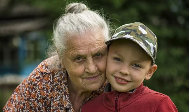 Ще в дитинстві я розуміла, що батьки віддавали перевагу моєму молодшому братові. Але я й уявити не могла, що це триватиме й у дорослому житті.