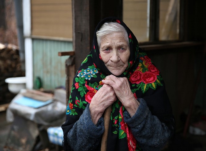 Ксенія не могла впоратися з емоціями, коли її дочка Оля забирала від неї онуку до міста. Не в змозі знайти собі місце, бабуся зважилася на сміливий крок.