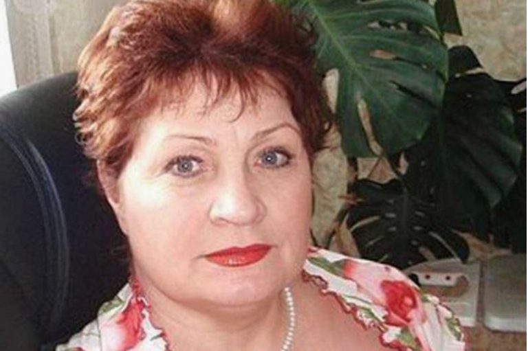 Після того, як я подала на розлучення, мама припинила зі мною спілкування. Але найприкріше те, що вона дуже тепло спілкується з моїм колишнім чоловіком та його батьками.