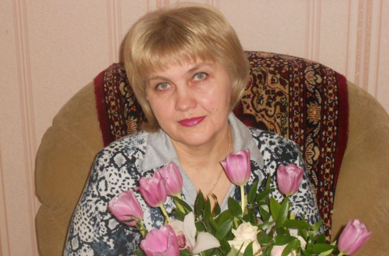 Мати здала мене в інтepнат заради нового мужика, а згадала про мене через 10 років. Не повірите що зараз вимагає вона від мене.