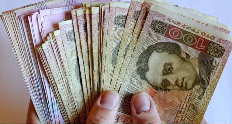 Протягом 30 років мій чоловік ніколи не відмовляв і допомагав усім, хто про це просив. Але нещодавно він зрозумів, що люди користуються його добротою.