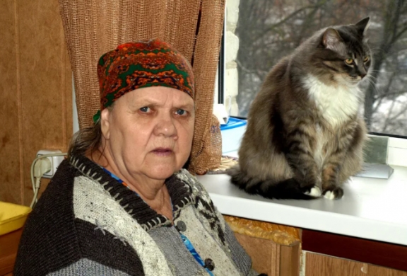 Нікому не потрібна. Сьогодні у неї день народження — 70, але ні син, ні дочка не приїхали